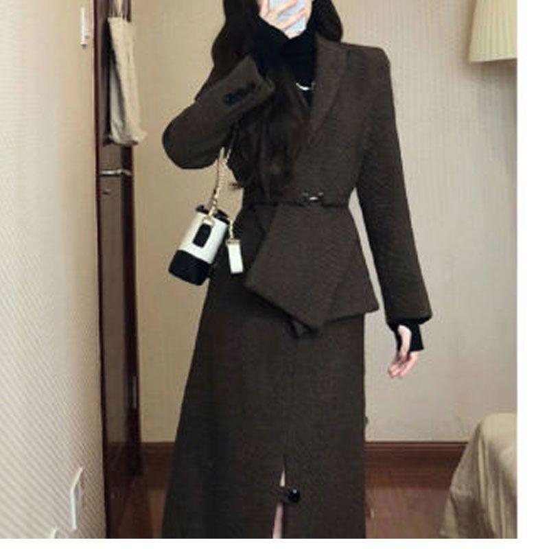 

Шикарний вовняний костюм: Стиль багатої леді для осені/зими та Нового року Extra Large