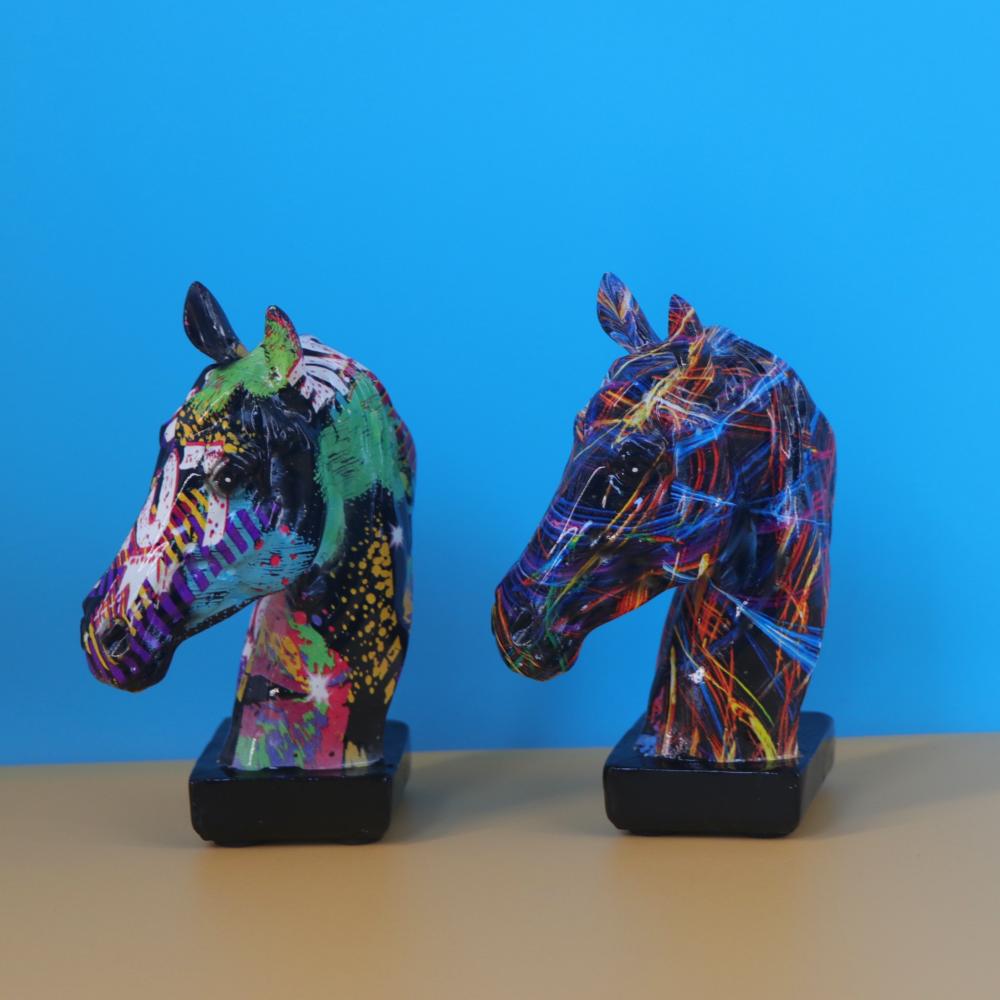 Colorful Graffiti Horse Head Figurine Modern Graffiti Art Animal Statues Home Office Living Room Desktop Wine Cabinet Decoration