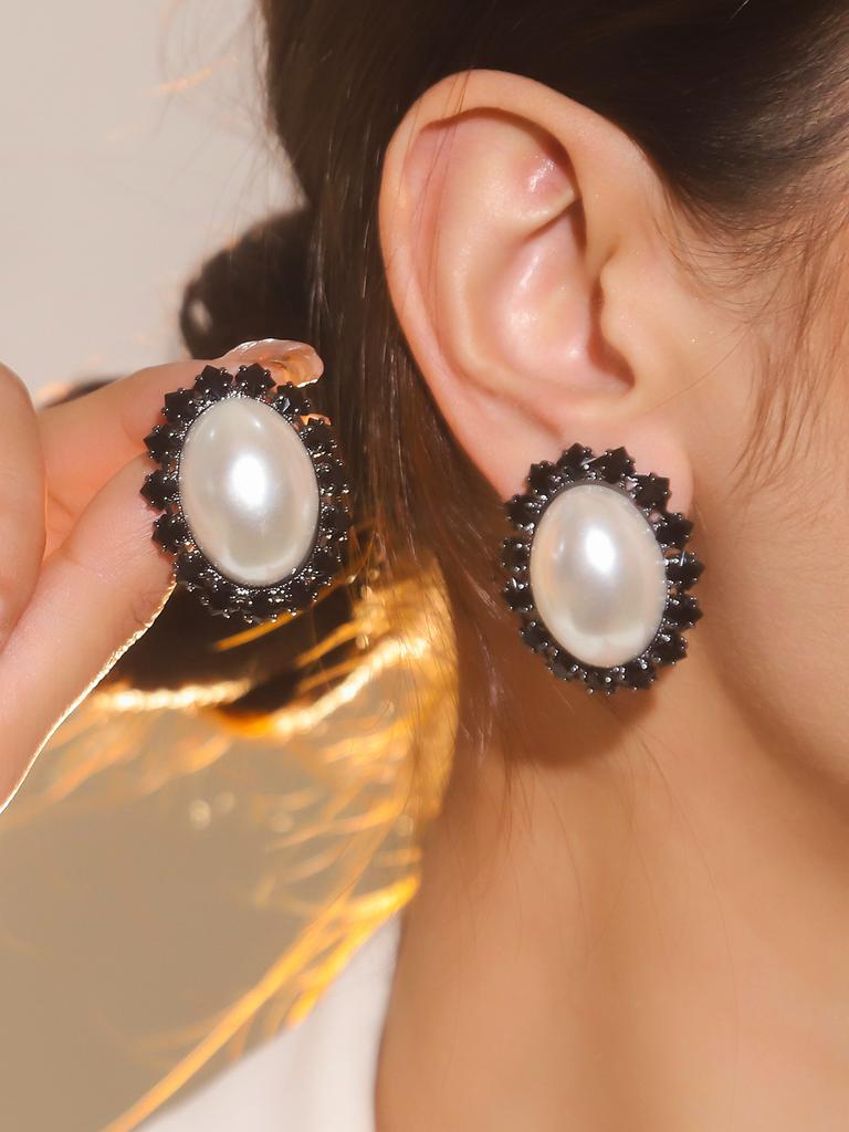 Stylish black electrophoresis long fringed earrings