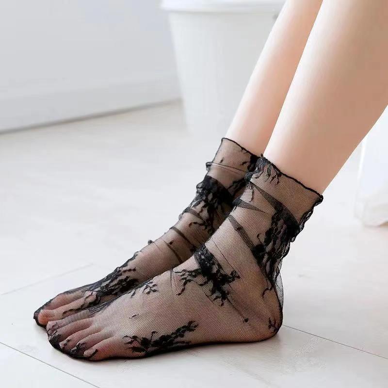 Women Sexy Black Fishnet Floral Pattern Lace Socks Thin Hollow Nylon Silk Retro Flower Pile Socks Ladies Transparent Crew Socks