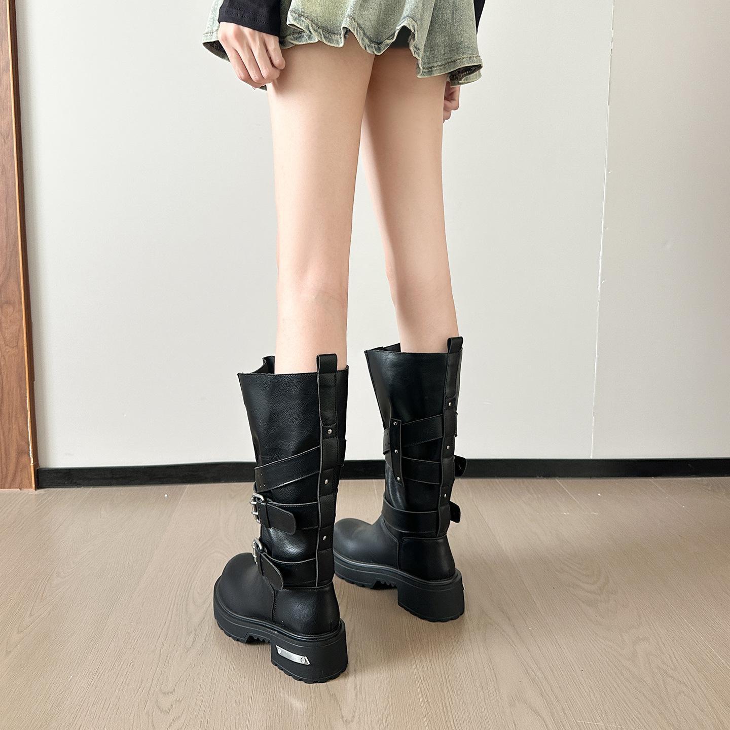 

2025 autumn retro locomotive boots women s venom boots belt buckle knight boots big head thick heel Martin boots 35