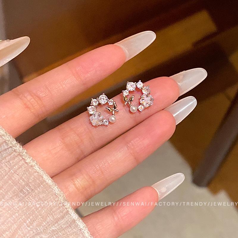 Korean sweet micro-inlaid zircon butterfly stud earrings women s exquisite niche design earrings new temperament ears
