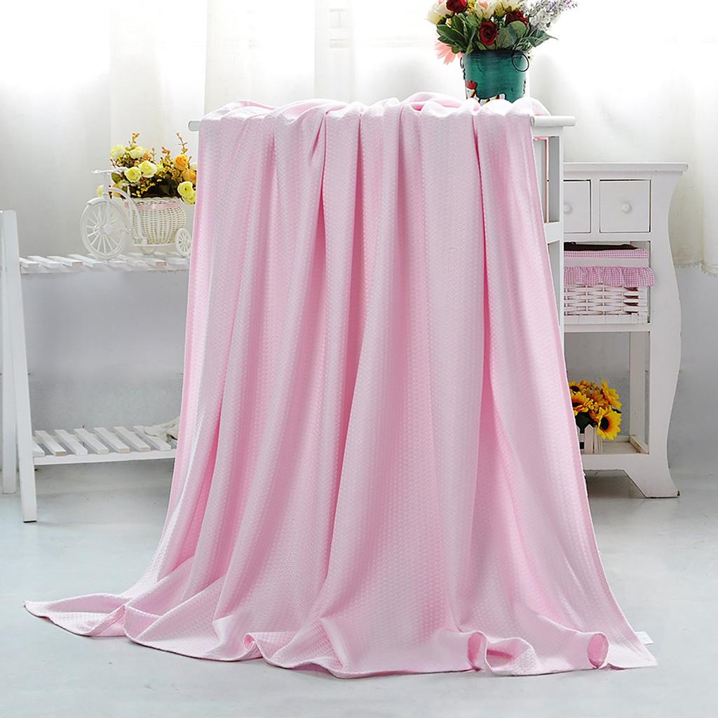 Leichte, atmungsaktive Sommerbettdecke, ganzjährig verwendbare leichte Decke, um den Körper nachts bei heißen Schläfern kühl zu halten