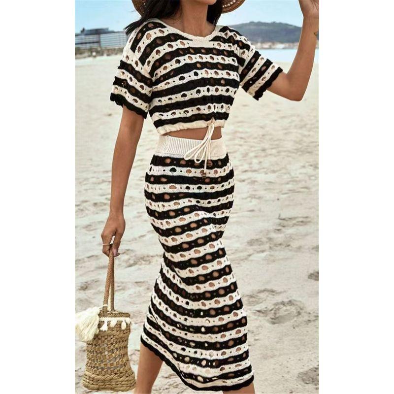 

Fashion Sexy Beach Knitting Cut Out Tops Skirt Suit Knitted Top and Skirt Set Black and White Contrast Color L