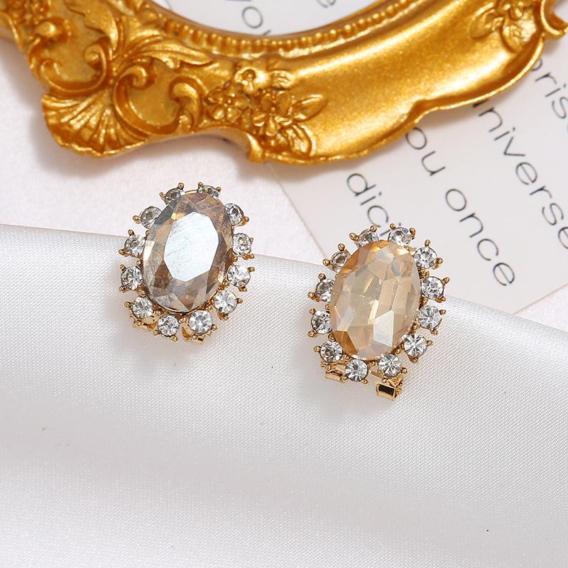 Braid & Clip Accessories: Rhinestone Love Heart Hair Fasteners with Retro Alloy Design & Small Pendants