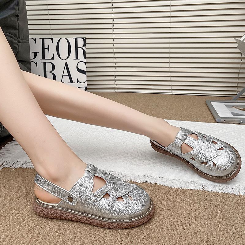 

Босоножки Баотоу женские туфли с отверстиями 2025 новые весенне-летние двухсторонние Баотоу полушлепанцы для улицы Мори одинарные туфли детские 40 серебряный