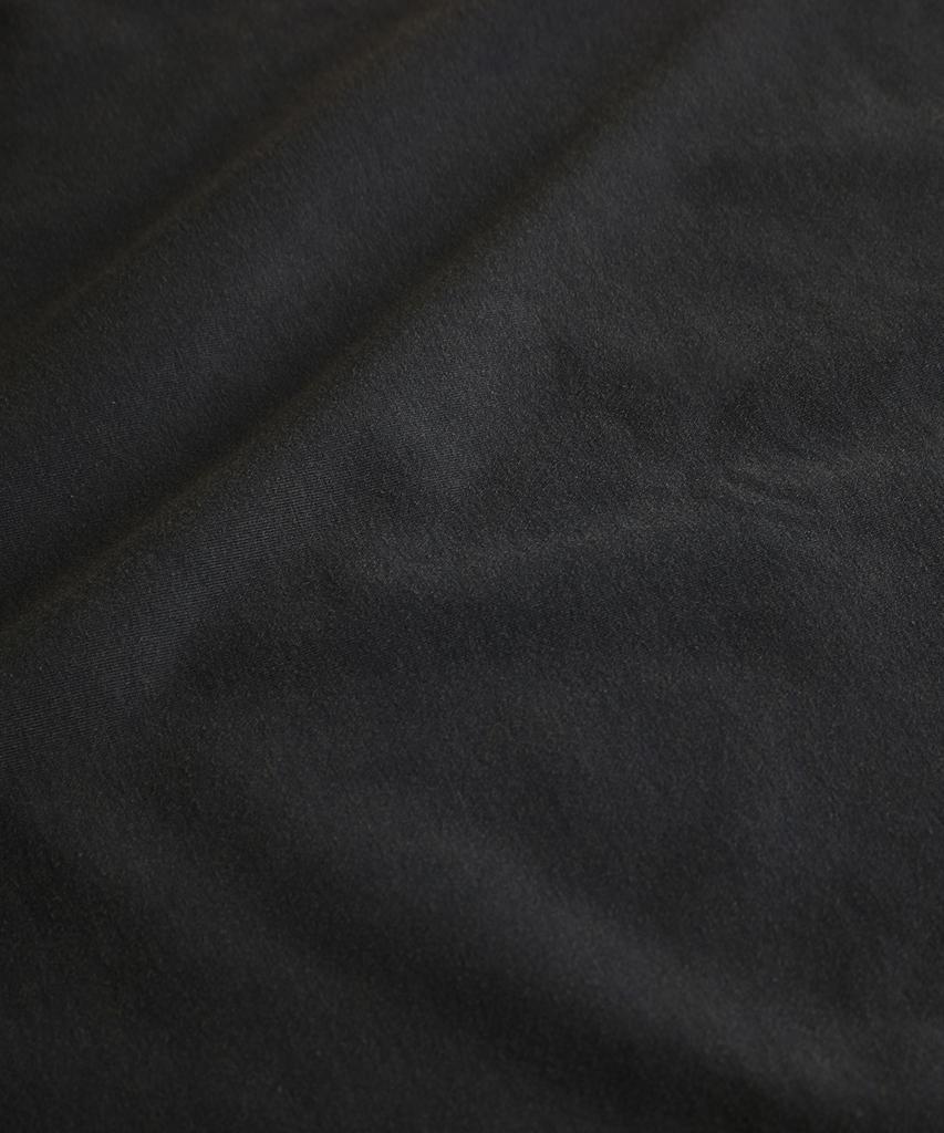 MAINBOOTH [Kiss] Four Face Oversized T-Shirt (Black)