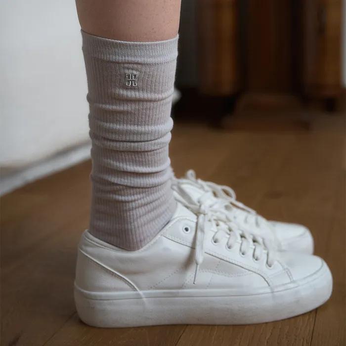LOOSE KNEE SOCKS (GRAY)