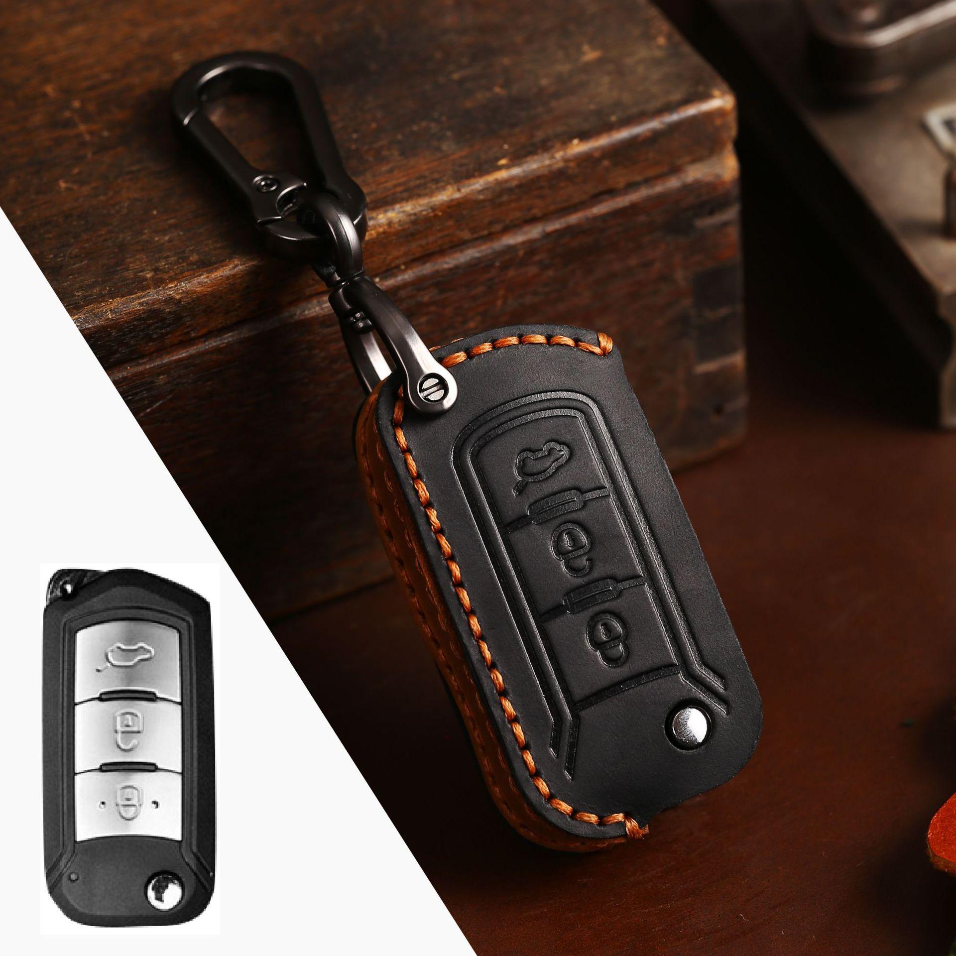 

The key cover is suitable for GAC Trumpchi key cover GS4GS5GS6 leather key cover manual. чёрный