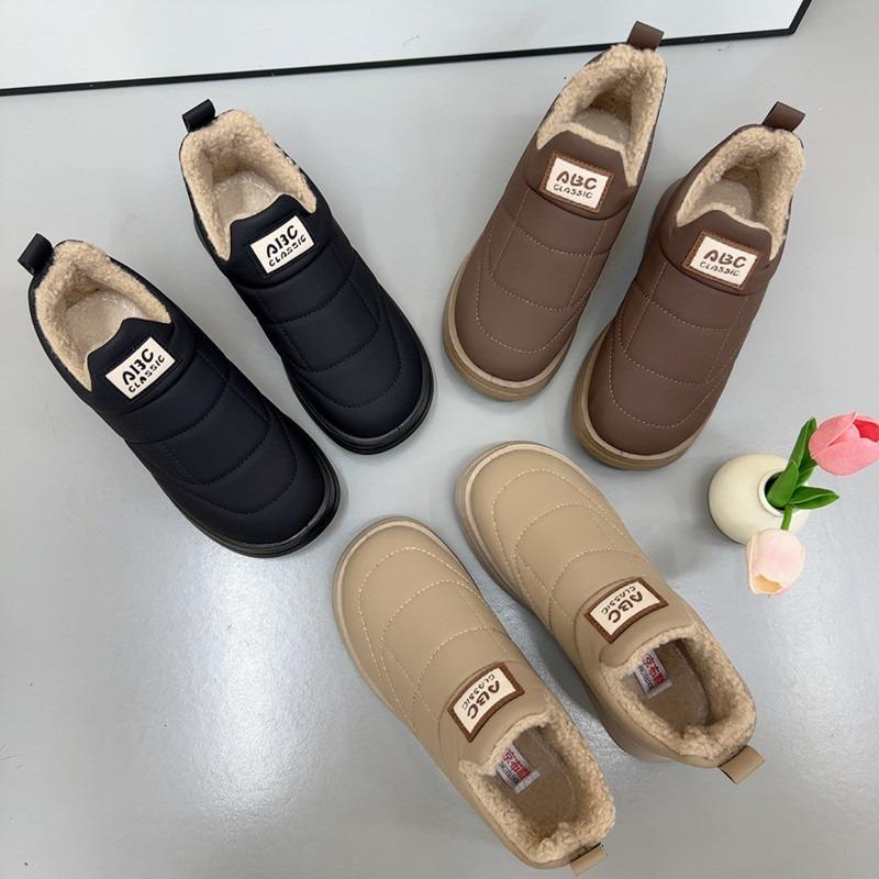 Snow boots women, winter velvet thickened waterproof, cold-proof and warm old Beijing cotton shoes soft-soled non-slip bread boots