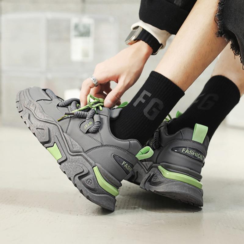 Modische Sneaker für Herren Weiße Plateau-Sneaker Mode Vielseitige Board-Schuhe Herren Schlichte Nische Komfort Sportschuhe Tenis Masculino