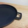 26cm Round Cast Iron Iron Plate, Approximately 5mm Thick, Perfect for Okonomiyaki, Yakiniku, Steak, Yakisoba, and Monjayaki. Compatible with Gas and I