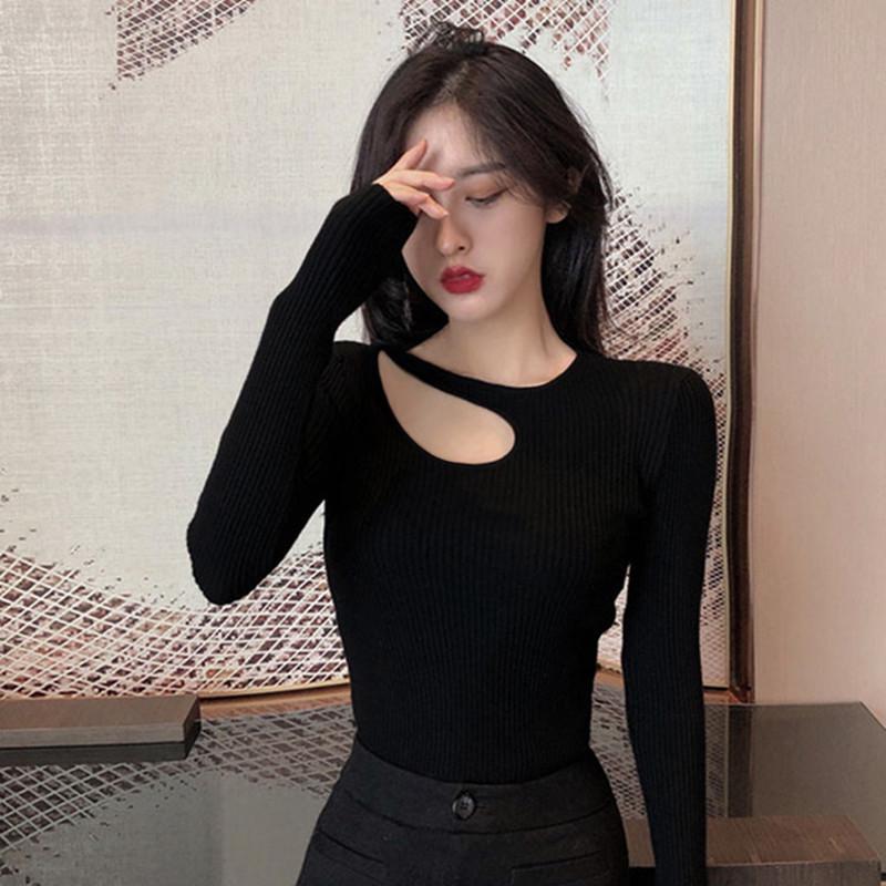 Chic Slim-Fit Black Women's Long-Sleeve T-Shirt for Autumn/Winter