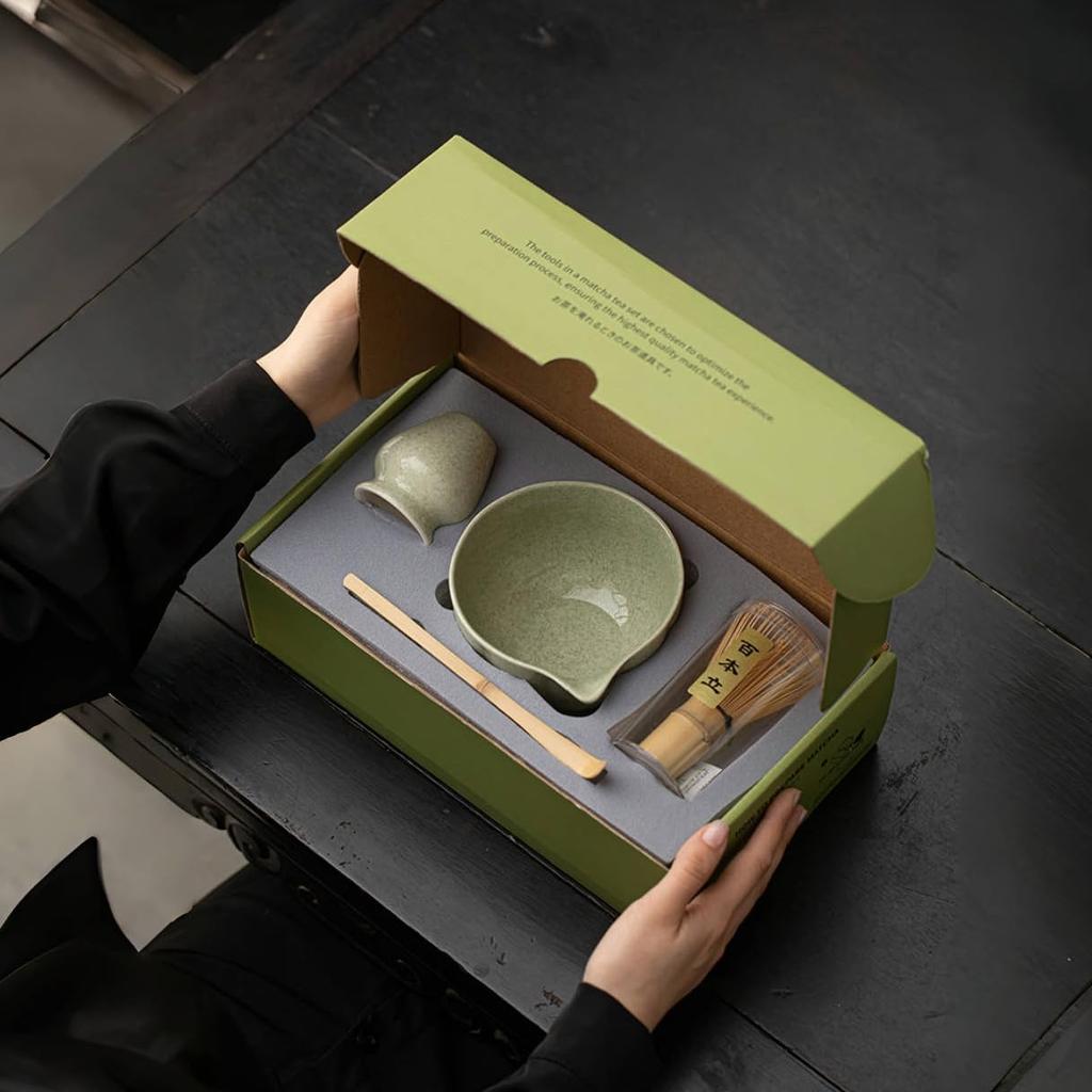 Hyakuhondate 4-piece Tea Ceremony Set Including Tea Whisk, Tea Scoop, and Matcha Bowl