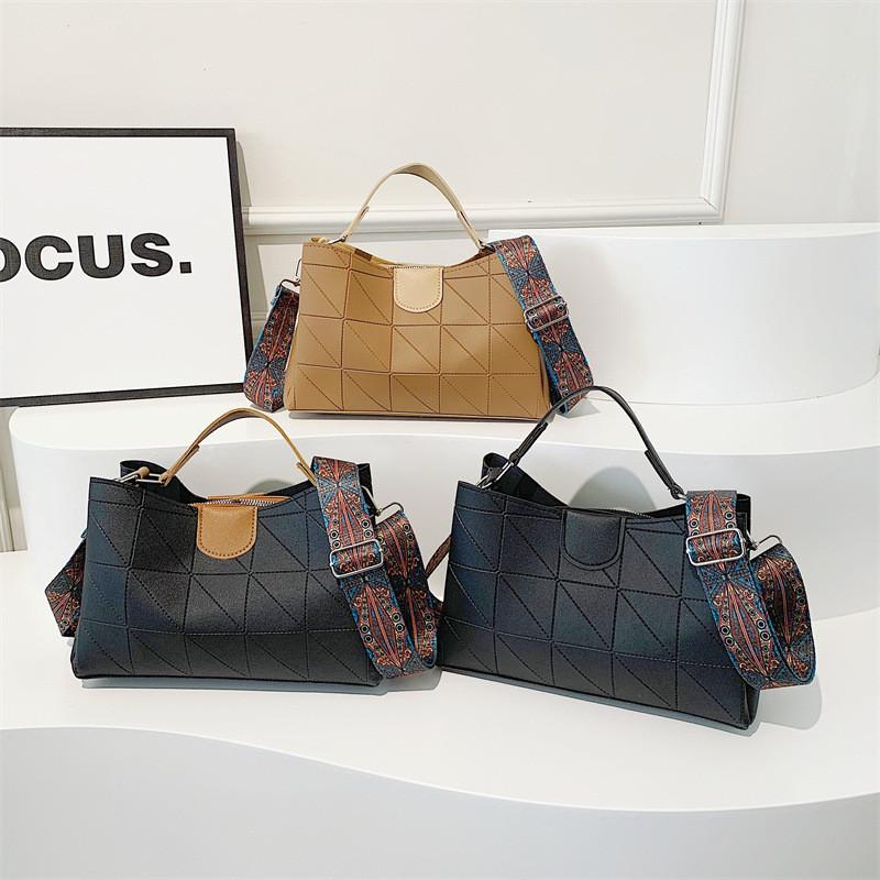 Stylish Pu Tote Bag For Women With Casual Chic Design And Versatile Brown Color
