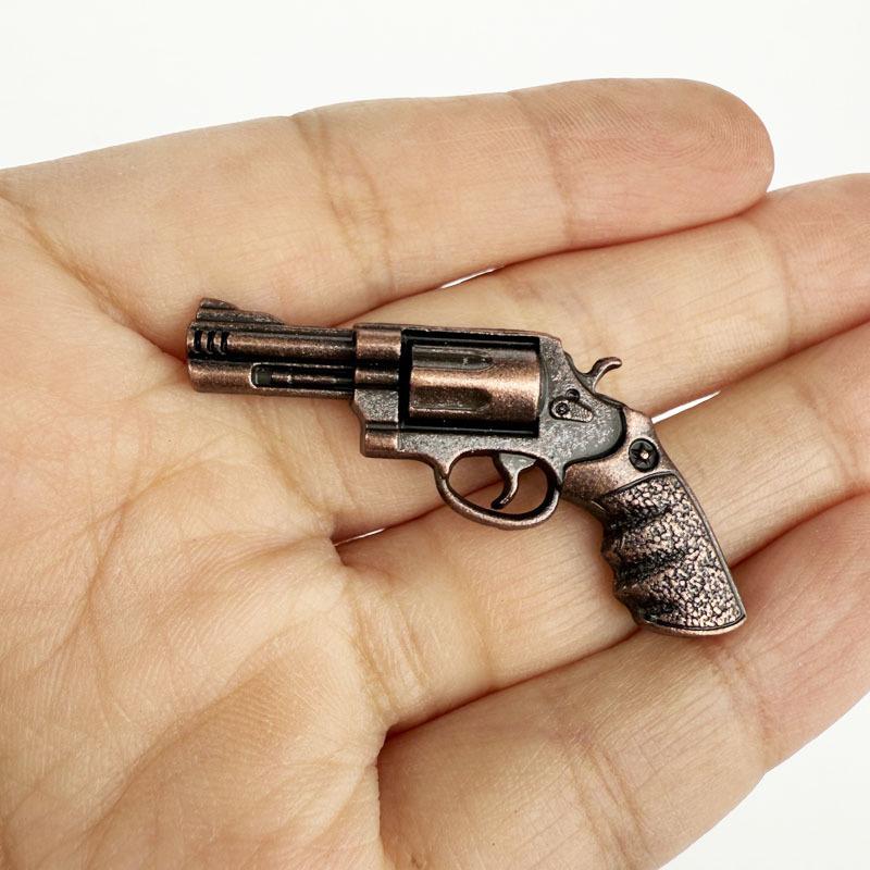 1/12 Dollhouse Mini Revolver Shooting Toy Dollhouse Figurines Soldier Scene Decoration Accessories Dolls House Photo Props