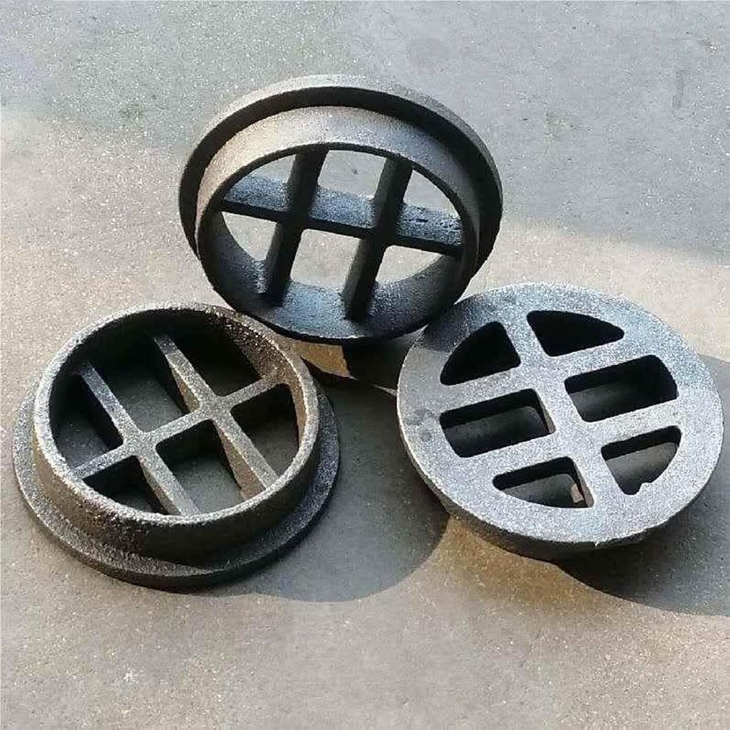 Cast Iron Round Floor Drain Lawns Drain Cover Outdoor Anti Blocking Black Drainage Grate for Balconies Rooftops and Gardens 11 cm/4 in