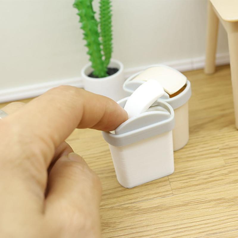 1Pcs Mini Flip Cover Trash Can Dustbin Miniature Toy Model Scene Doll House Accessories Simulation Mini Waste Bin