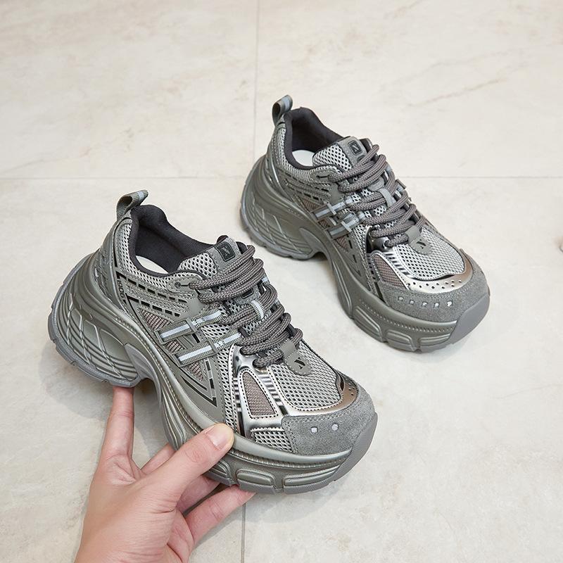 Inner heightening platform retro dad shoes women's 2025 spring new sports shoes casual shoes German training shoes Forrest Gump shoes women