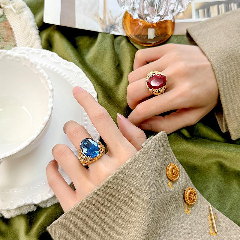 Jewelry Copper Bottom Gold-Plated Simulation Blue Spinel Egg-Shaped Hollow Ring Main Stone 13 * 18