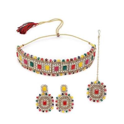 Fatsoenlijke Traditionele Groene Kundan & Kralen Bezette Choker Ketting Set Voor Vrouwen