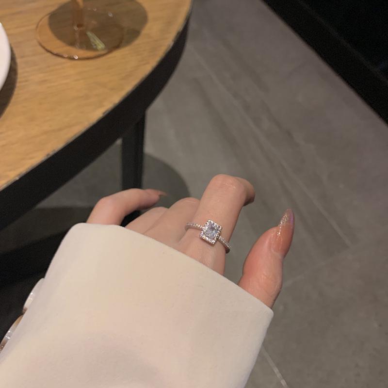 Elegant Korean-Style Rhinestone Square Ring - Retro, Adjustable, Sparkling, and Trendy Index Finger Ring for Women