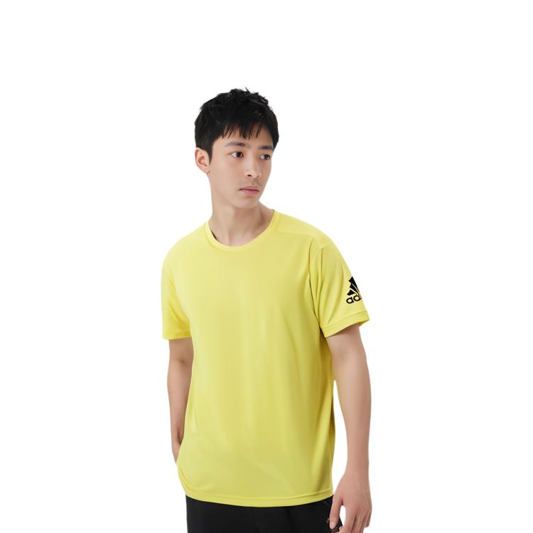 adidas T Shirts Men's Bright Yellow Crew Neck Moderate Straight Fit CZ5425