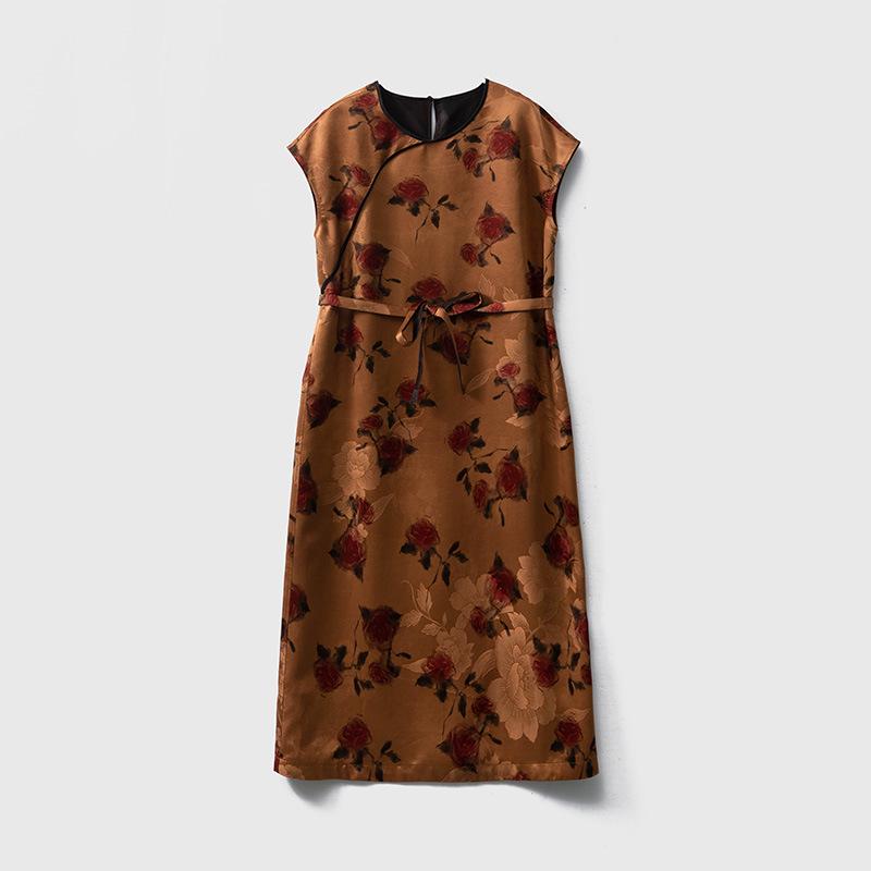 

Двустороннее атласное платье-халат из пряжи Сянъюнь из шелка тутового шелкопряда - Женский китайский стиль, 40 момме тисненый шелк, длинный дизайн. M ярко-розовый/красный