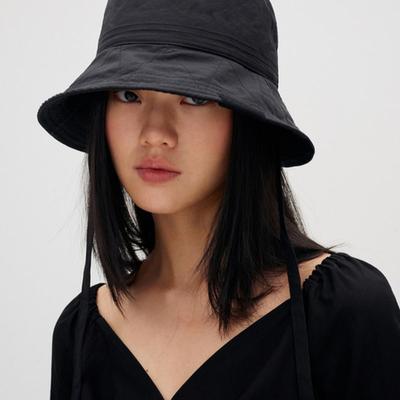 RE RHEE ADJUSTABLE STRAP BUCKET HAT BLACK