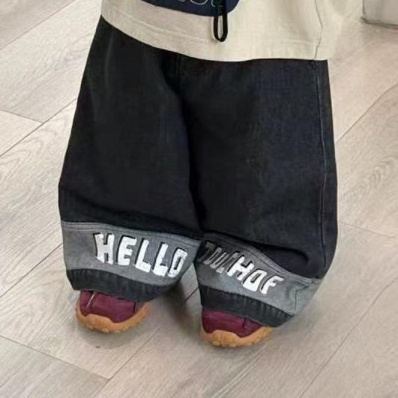 

2025 Boys Stylish Pullover Sweatshirt & Jeans Set for Spring/Autumn 120