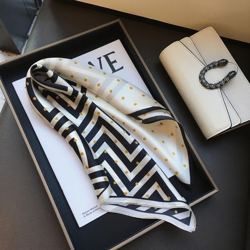 100% Natural Real Silk Scarf Women Print Bandana Square Scarves Wrap Kerchief Spring Fashion Summer Beach High Quality Hijab