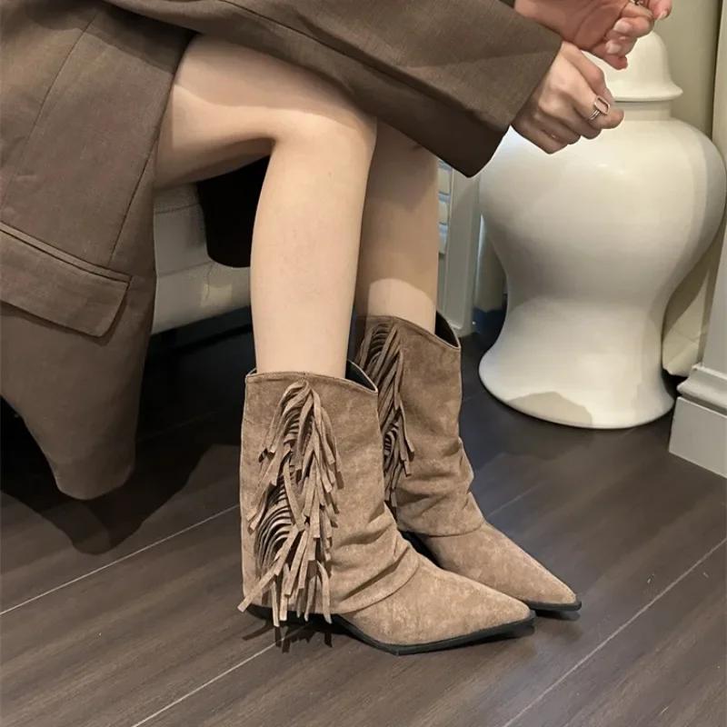 Женские модные остроносые ковбойские ботинки с кисточками осенние новинки винтажная замша мягкая подошва нескользящие на низком каблуке ботильоны 40 коричневый 4460₽