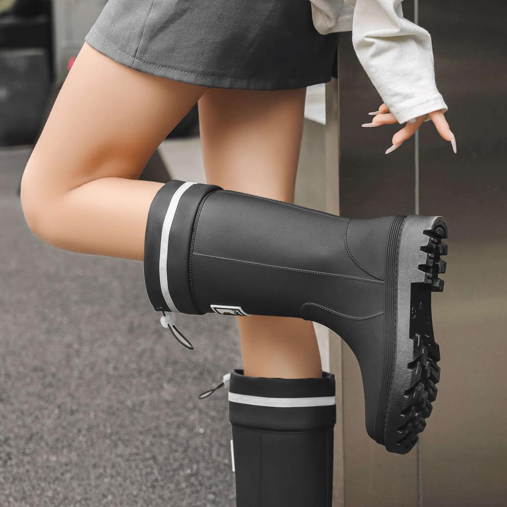 Japanese Rain Shoes Women's Medium Tube Closed Rain Boots Fashionable Outer Wear Waterproof Boots Camping Non-slip and Wear-resistant Water Shoes