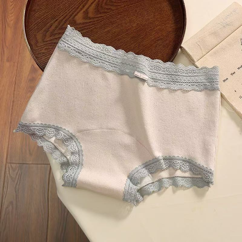 Ladies Autumn and Winter New Lace Edge Cotton 7A Antibacterial Briefs