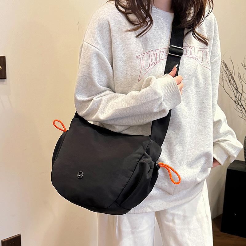 Large Capacity Messenger Bag Women'S Lightweight Shoulder Bag Simple Commuter Messenger Bag Sports Yoga Bag Cycling Carry-On Backpack