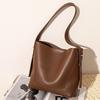 Fashion Bucket Bag, Niche Design, Commuting Shoulder Bag, Fashionable Crossbody Bag