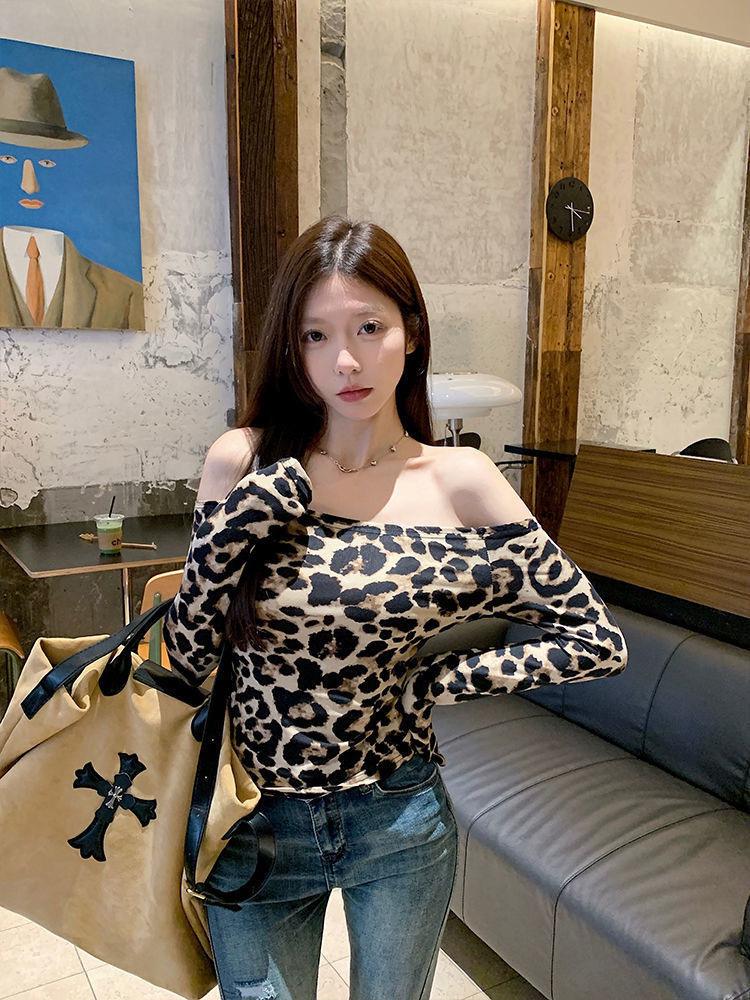 2026 New Arrival Leopard Print One-Shoulder Long-Sleeve Women's Top - Trendy European & American Early Autumn Fashion