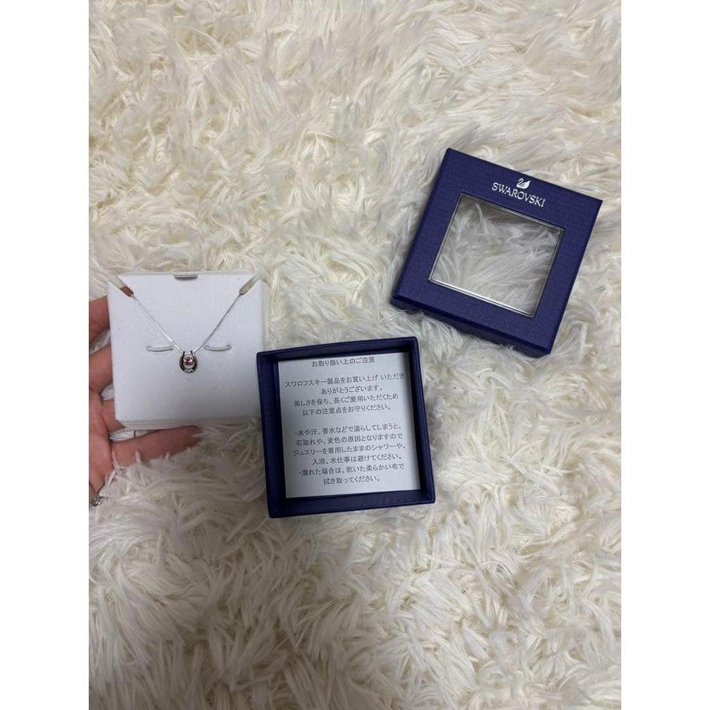 Used First come first served Swarovski pendant necklace