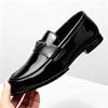2025 Herren Glänzende Lackleder Slipper: Slipper Britische Business Casual Schuhe
