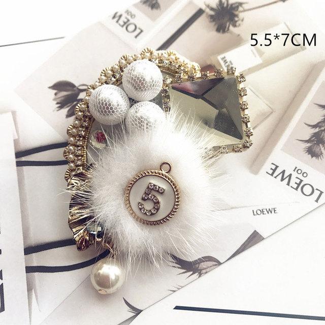 

Ретро Камелия Роскошный бренд Стиль Цветы Нагрудные Булавки Номер 5 Жемчуг Броши Цветок Брошь Ювелирные Изделия Для Женщин