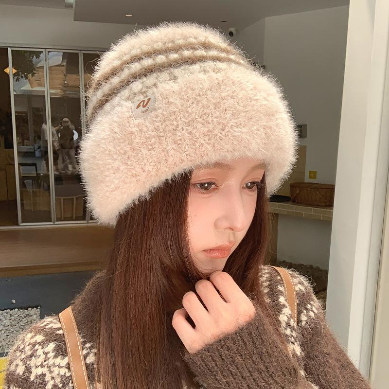 Autumn and Winter New Plush Knitted Hat Trendy Small Hat Women's Warm Student Party Versatile Wool Hat