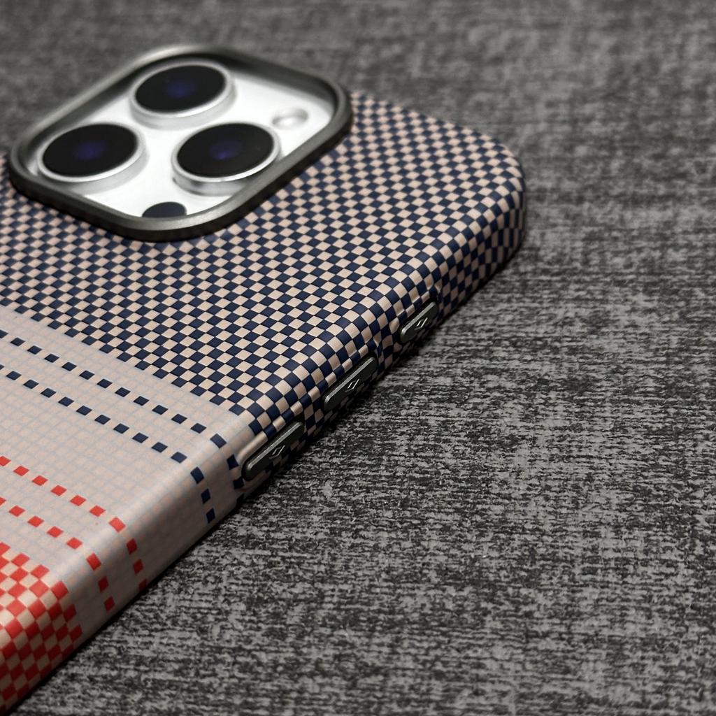 Applicable To iPhone18 Carbon Fiber Kevlar Mobile Phone Case Apple 17promax Magnetic PC Anti-drop Protective Case