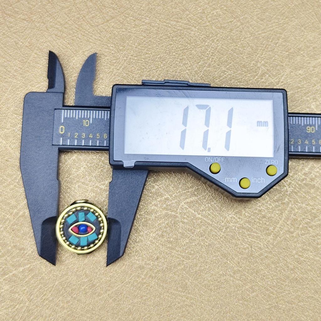 Nepalski Ręcznie Robiony Naszyjnik z Sześciosylabową Mantrą z Mosiężnymi Inkrustowanymi Koralikami