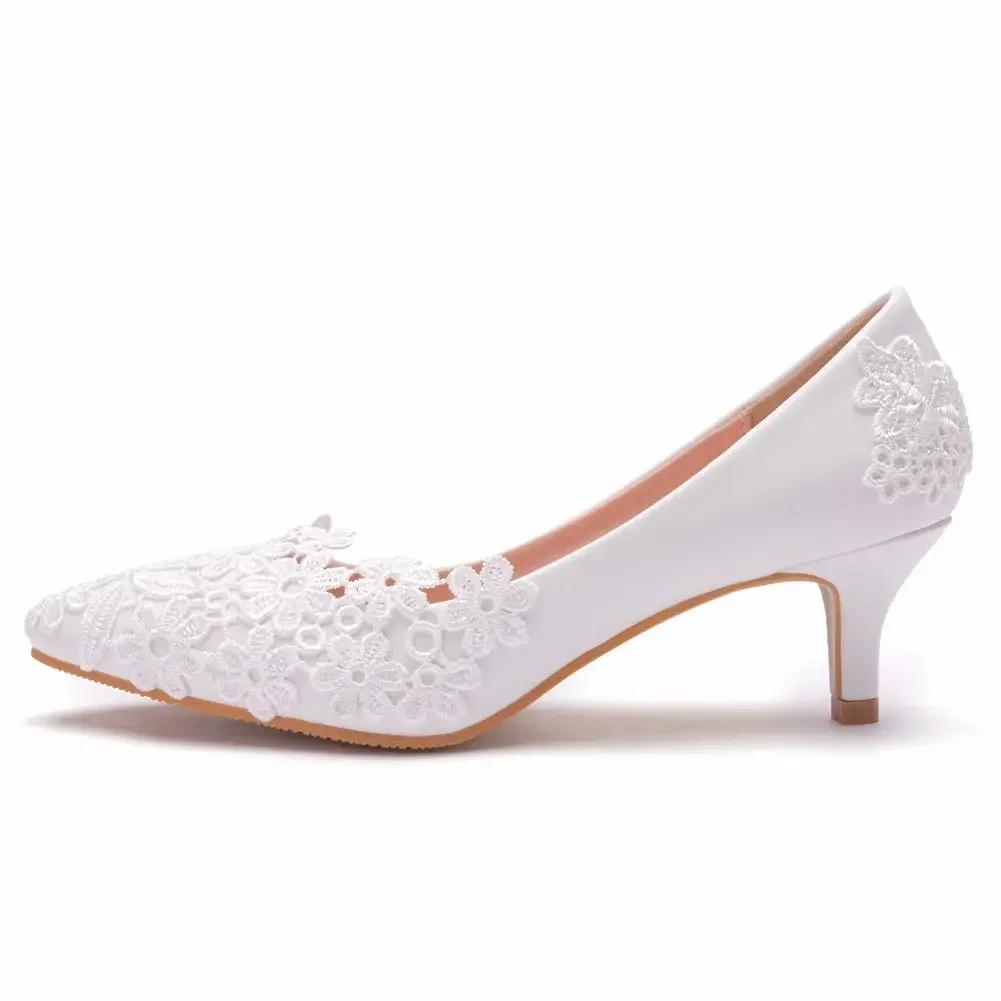 2025 Fashion Women's Crystal Queen White Lace Flower Wedding Shoes Woman Point Toe Slips Lady Dress Flats Sneaker Big Size 43