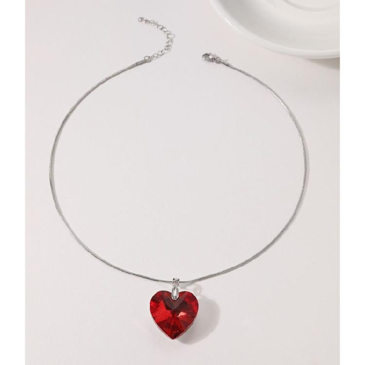 Glass Heart Pendant Necklace Clavicle Chain Necklace Fashion Neck Chain