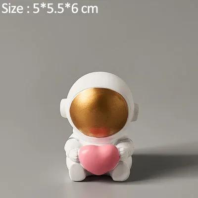 Nordic Resin Creative Astronaut Sculpture Figurine Store Craft Desk Home Decoration Accessories Modern Birthday Gift Cartoon