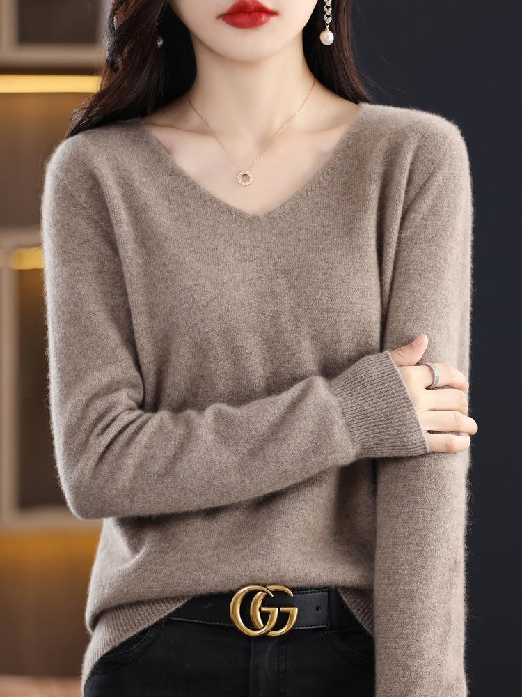 Women's Retro V-Neck 100% Wool Sweater – Seamless, Loose Fit, Autumn/Winter Commuting Essential