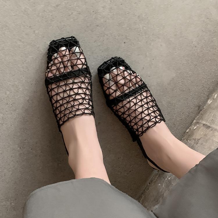 

Интернет-знаменитости с той же модной сетчатой сумкой с вырезами, ключевое слово с пляжными сандалиями на плоской подошве, женские, лето 2025 39 чёрный