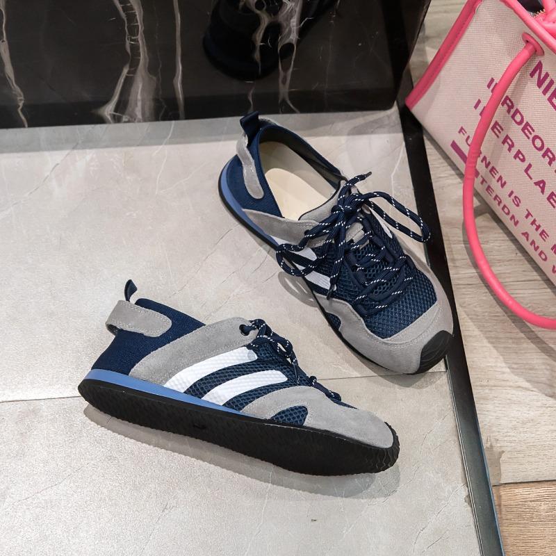 

Сітчасті маленькі білі туфлі жіночі літні нові на плоскій підошві ретро дихаючі легкі з м якою підошвою спортивні 37 темно-синього кольору