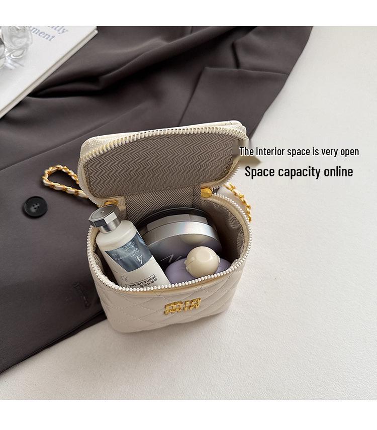 Štýlová mini taška cez rameno: Voňavá Štýlová Crossbody taška s retiazkou